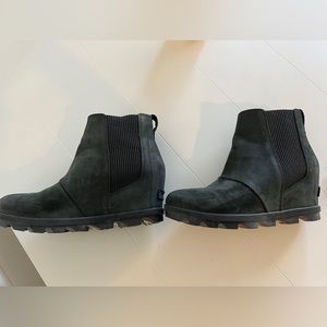 Sorel Black Wedge Chelsea Boots